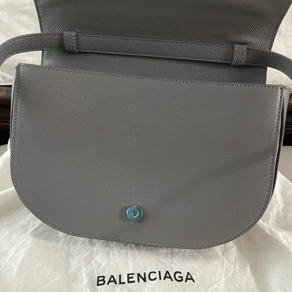 ***SOLD***Balenciaga crossbody bag - Picture 2 of 8